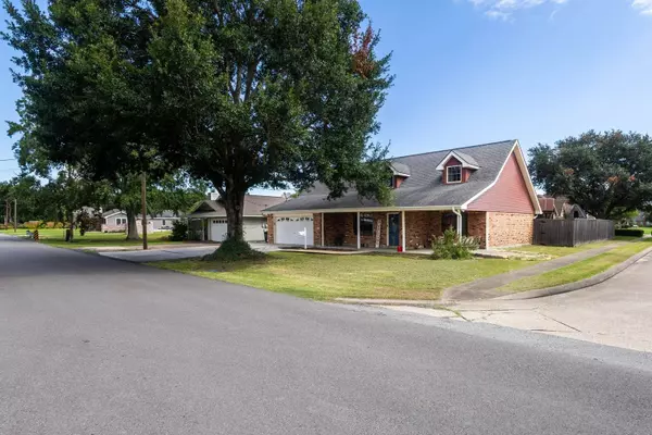 Port Neches, TX 77651,766 South Ave