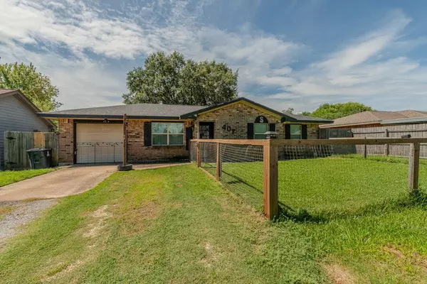 407 Calvin Dr, Bridge City, TX 77611-0000