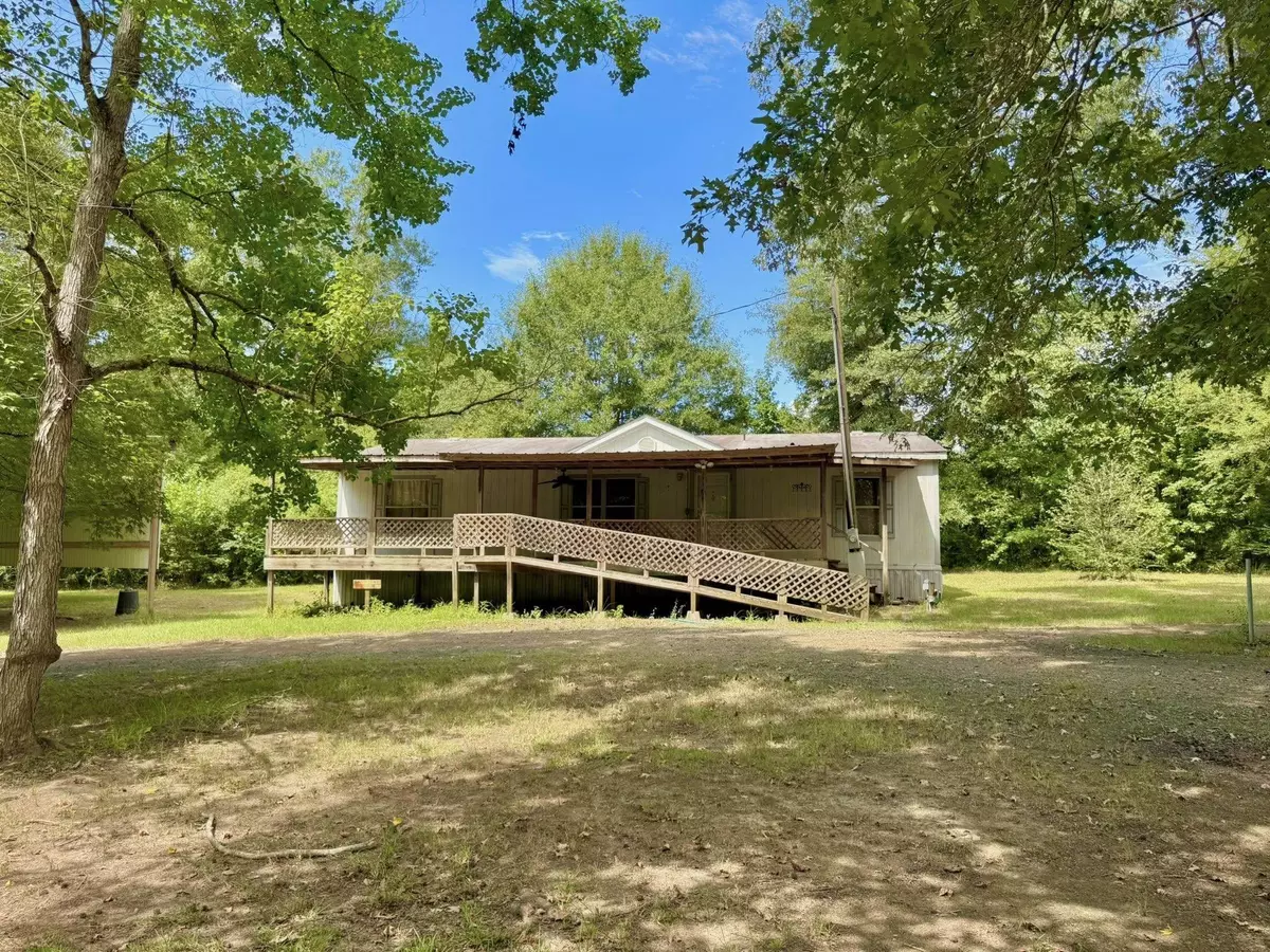 Bronson, TX 75930-4147,127 County Road 4109