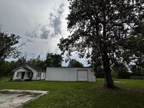 Buna, TX 77612,339 CR 740