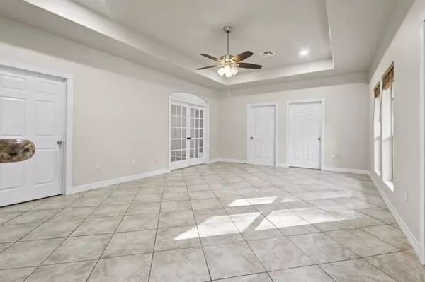 Vidor, TX 77662-8472,620 Easterwood