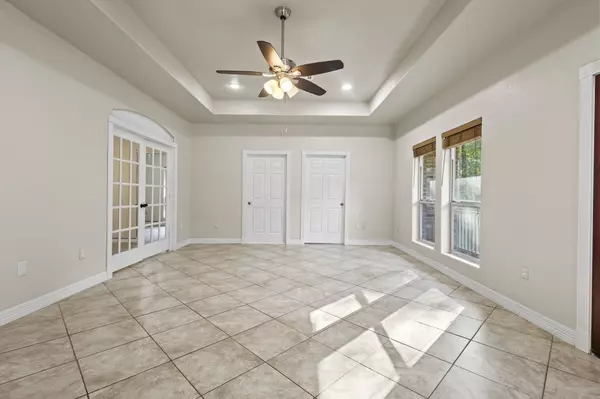 Vidor, TX 77662-8472,620 Easterwood