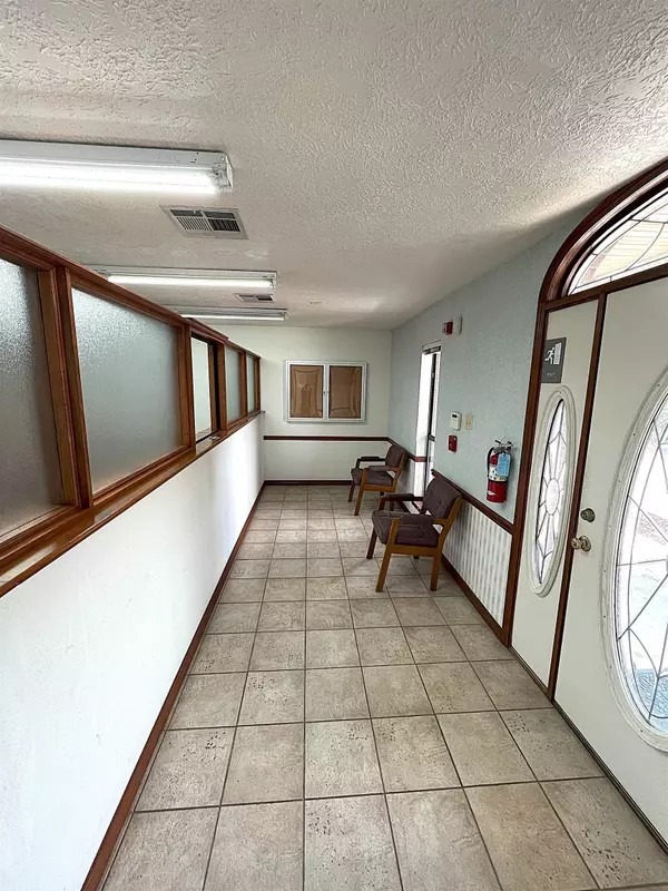 Silsbee, TX 77656,809 E HWY 327