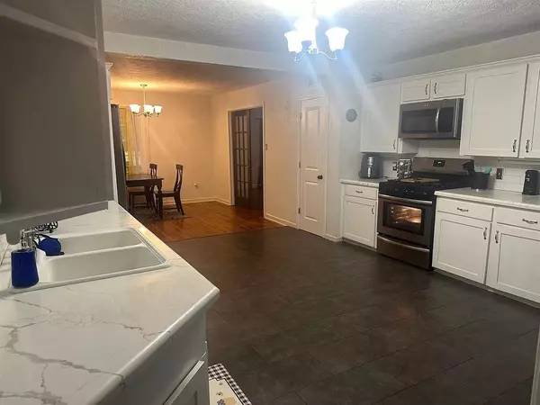 Winnie, TX 77665,319 E Walnut