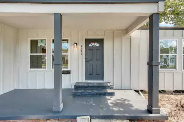 Port Neches, TX 77657,1517 Dallas Street