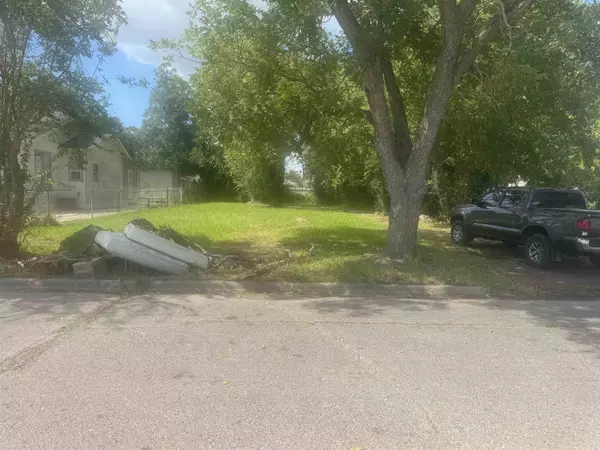714 10th Street, Port Arthur, TX 77640