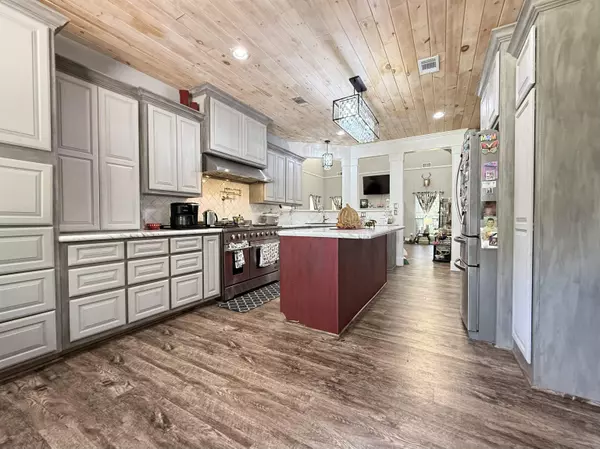 Evadale, TX 77615,317 Private Road 8375