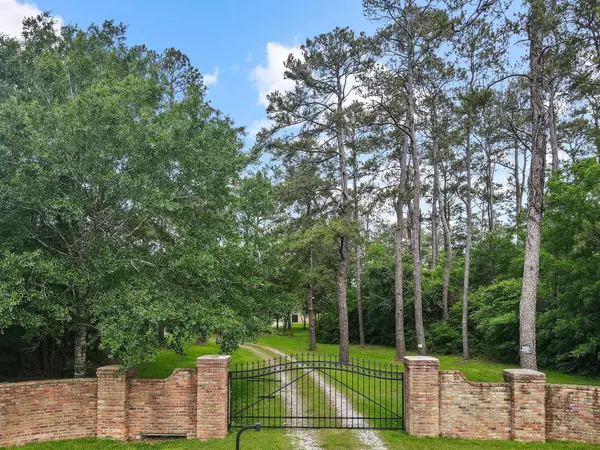 Winnie, TX 77665,27076 Interstate 10