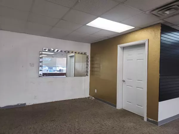 Groves, TX 77619,4300 Lincoln Ave