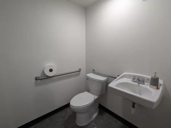 Sour Lake, TX 77659,115 W. Hwy 105 #5