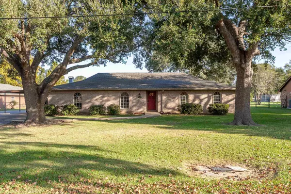 3381 Carpenter Road, Orange, TX 77630