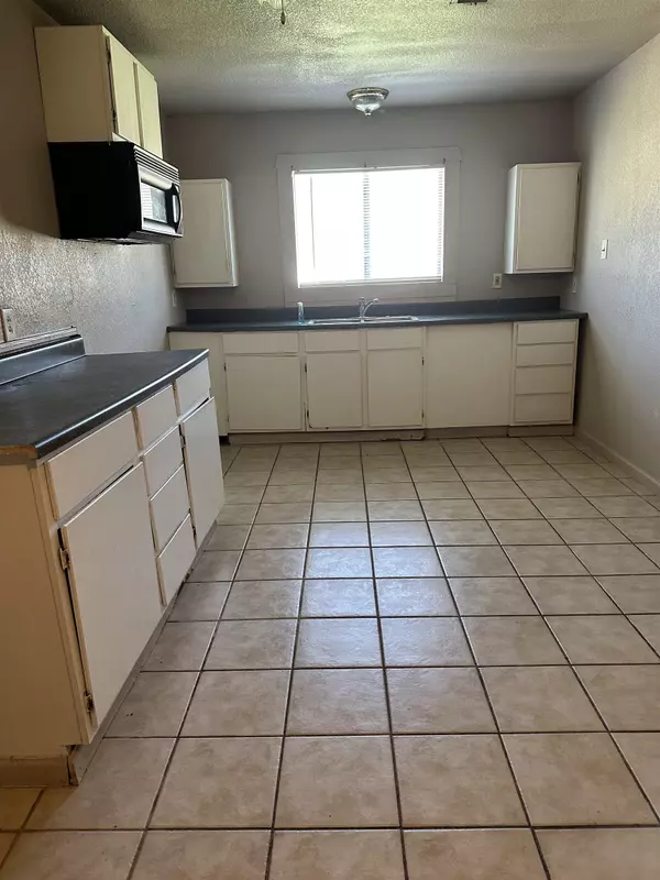 Orange, TX 77630,617 Bridal Wreath