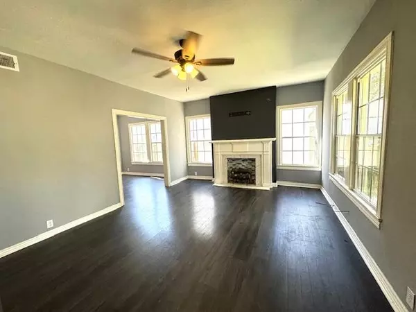 Beaumont, TX 77701,2243 Long St.