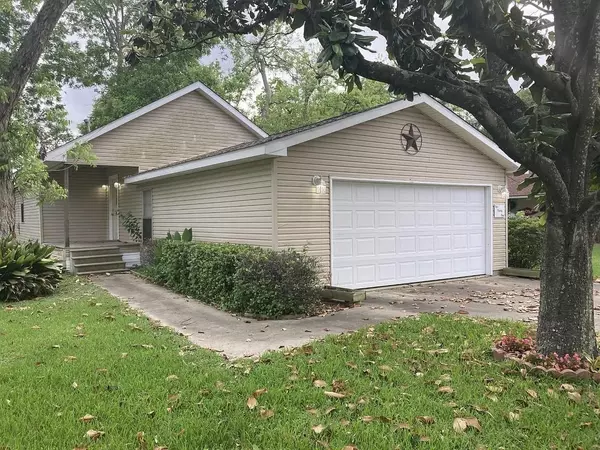 224 S 13TH, Nederland, TX 77627