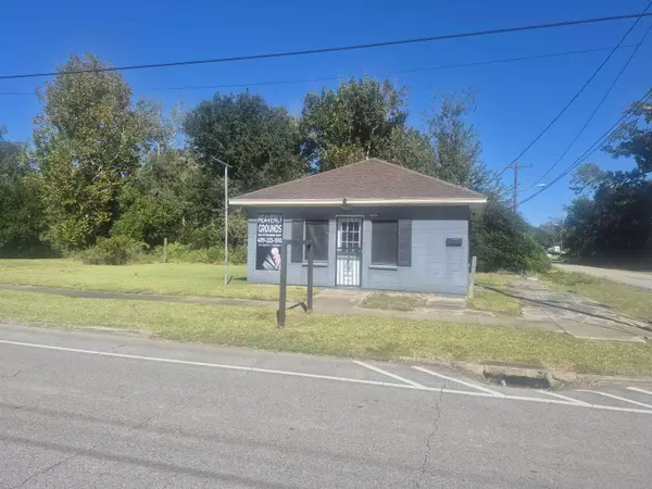 1104 Gladys Street, Beaumont, TX 77703