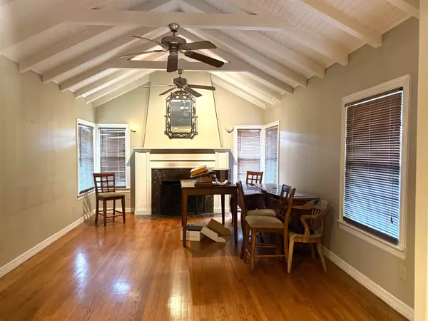 Beaumont, TX 77706,440 N Circuit