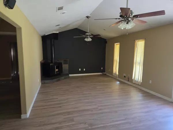 Bridge City, TX 77611,950 Vivian St