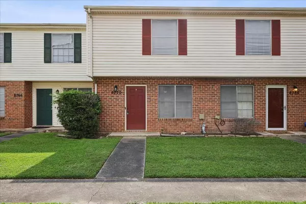 8770 Glen Meadow Ln, Beaumont, TX 77706-3949