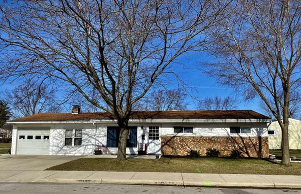 1002 Middle Street, Wapakoneta, OH 45895