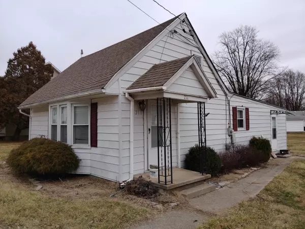 211 W Columbus Road, South Charleston, OH 45368