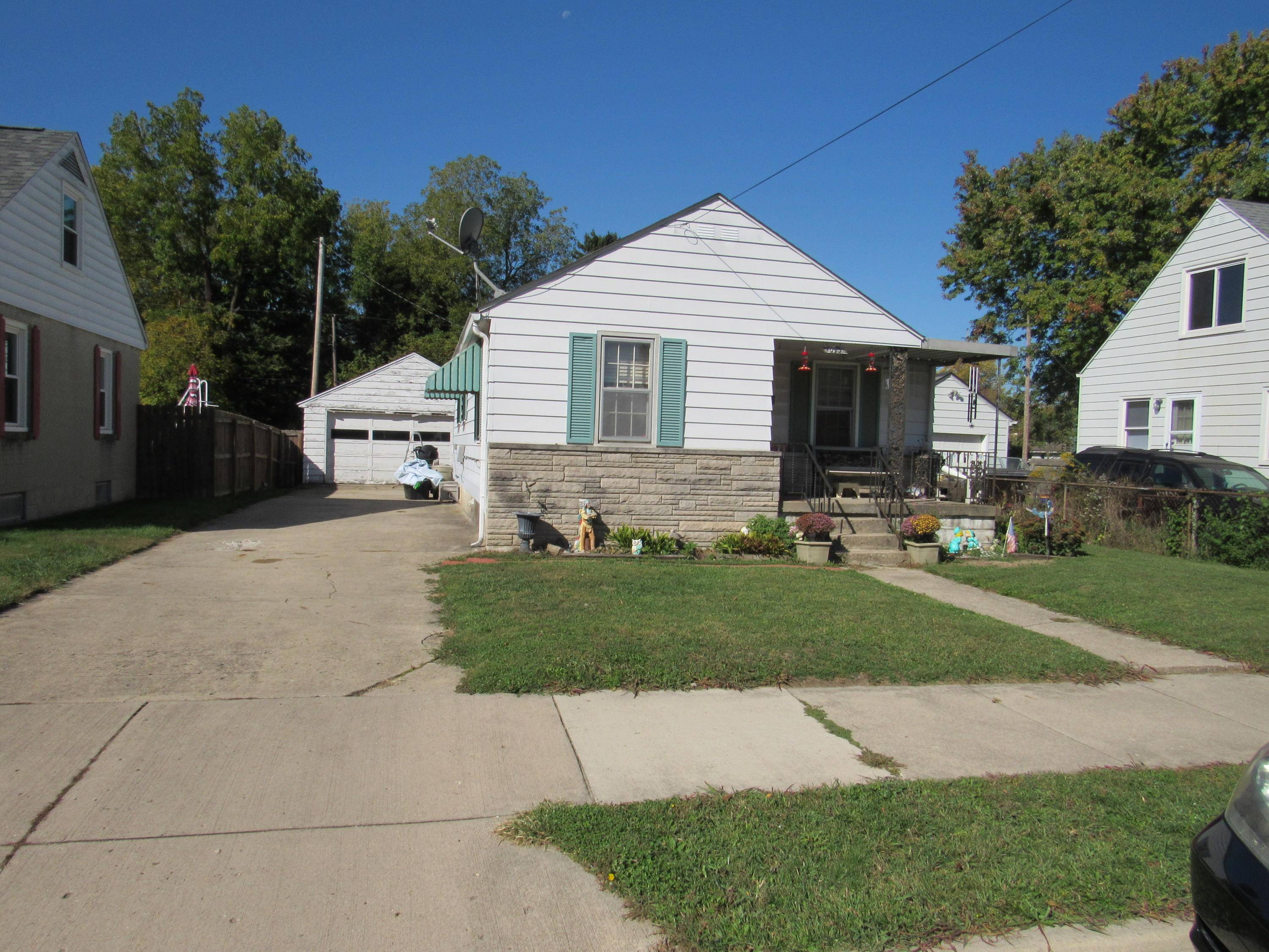 1015 N Burnett Road, Springfield, OH 45503