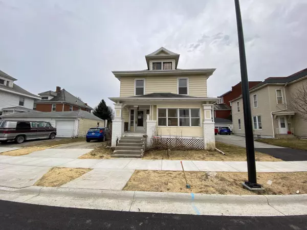 205 W Benton Street, Wapakoneta, OH 45895