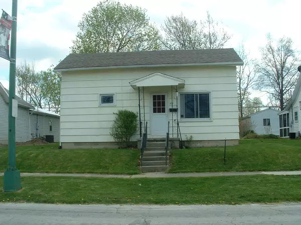 611 W Benton Street, Wapakoneta, OH 45895