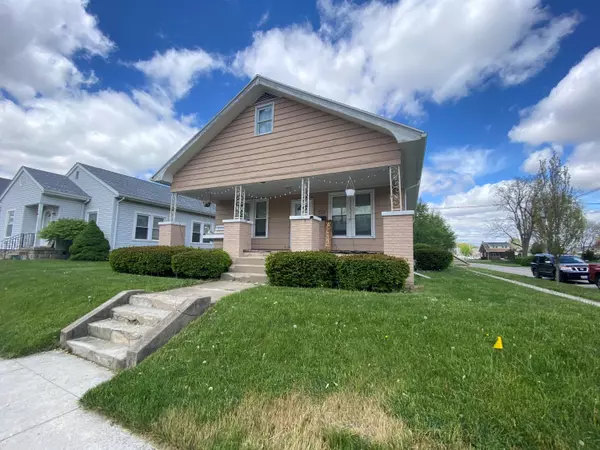 702 W Benton Street, Wapakoneta, OH 45895