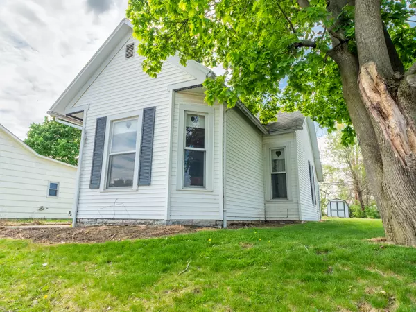 Wapakoneta, OH 45895,613 W Benton Street