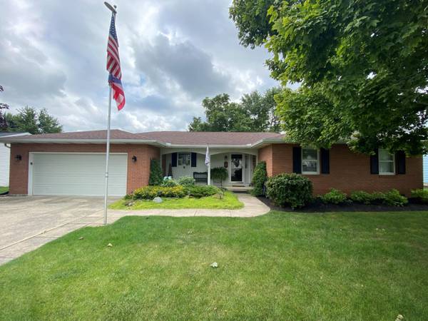 807 Helen Drive, Wapakoneta, OH 45895