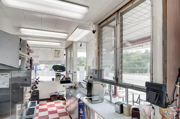 Rockford, OH 45882,221 N Main Street