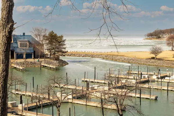 Port Clinton, OH 43452,4355 Marin Woods #C