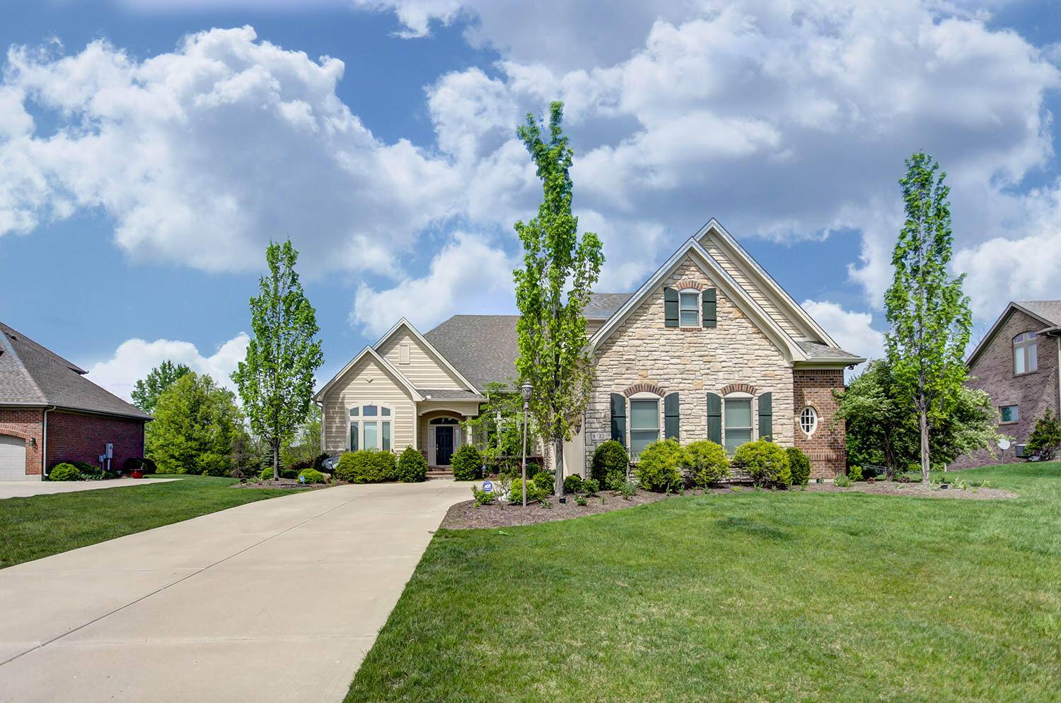9322 Paragon Mills Lane, Centerville, OH 45458
