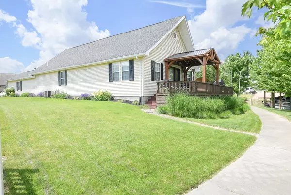 11337 Northlake Drive, Lakeview, OH 43331