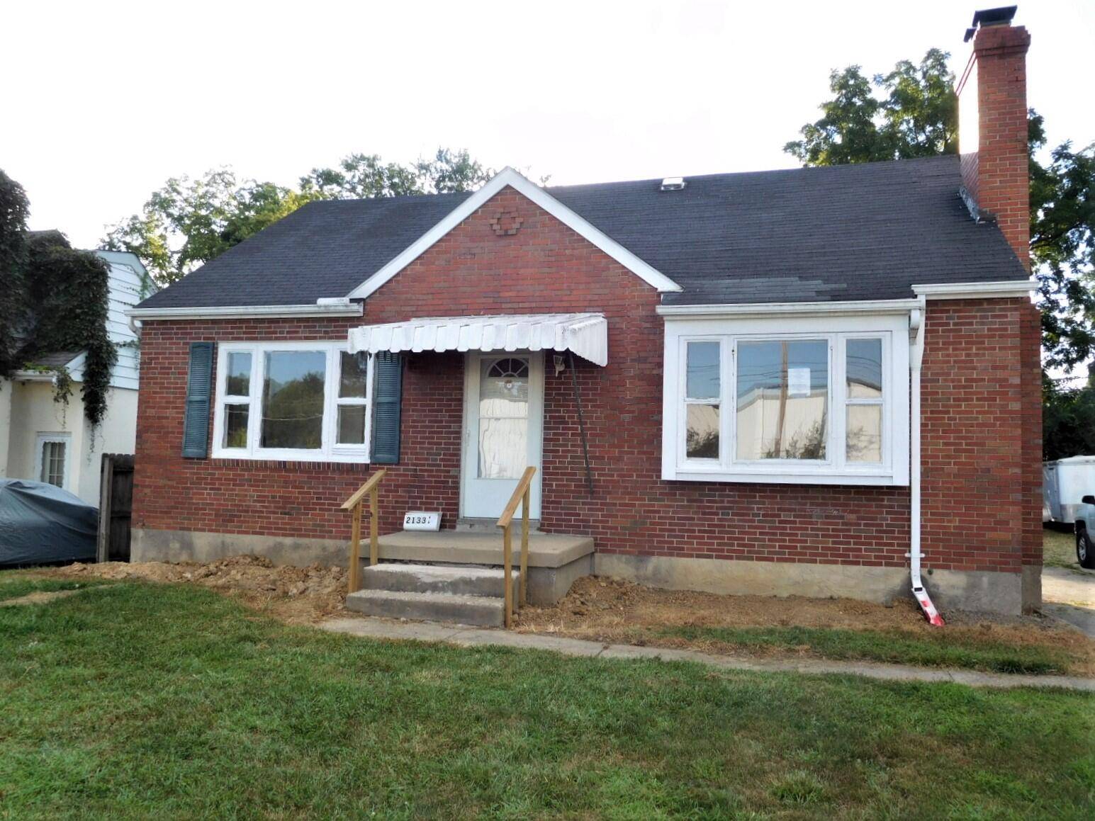 2133 S Yellow Springs Street, Springfield, OH 45506