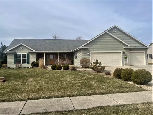 1517 Springfield Avenue, Wapakoneta, OH 45895