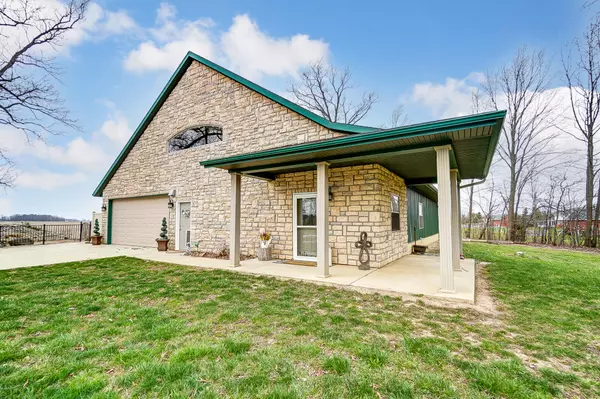 Wapakoneta, OH 45895,15560 Blackhoof Creek Road