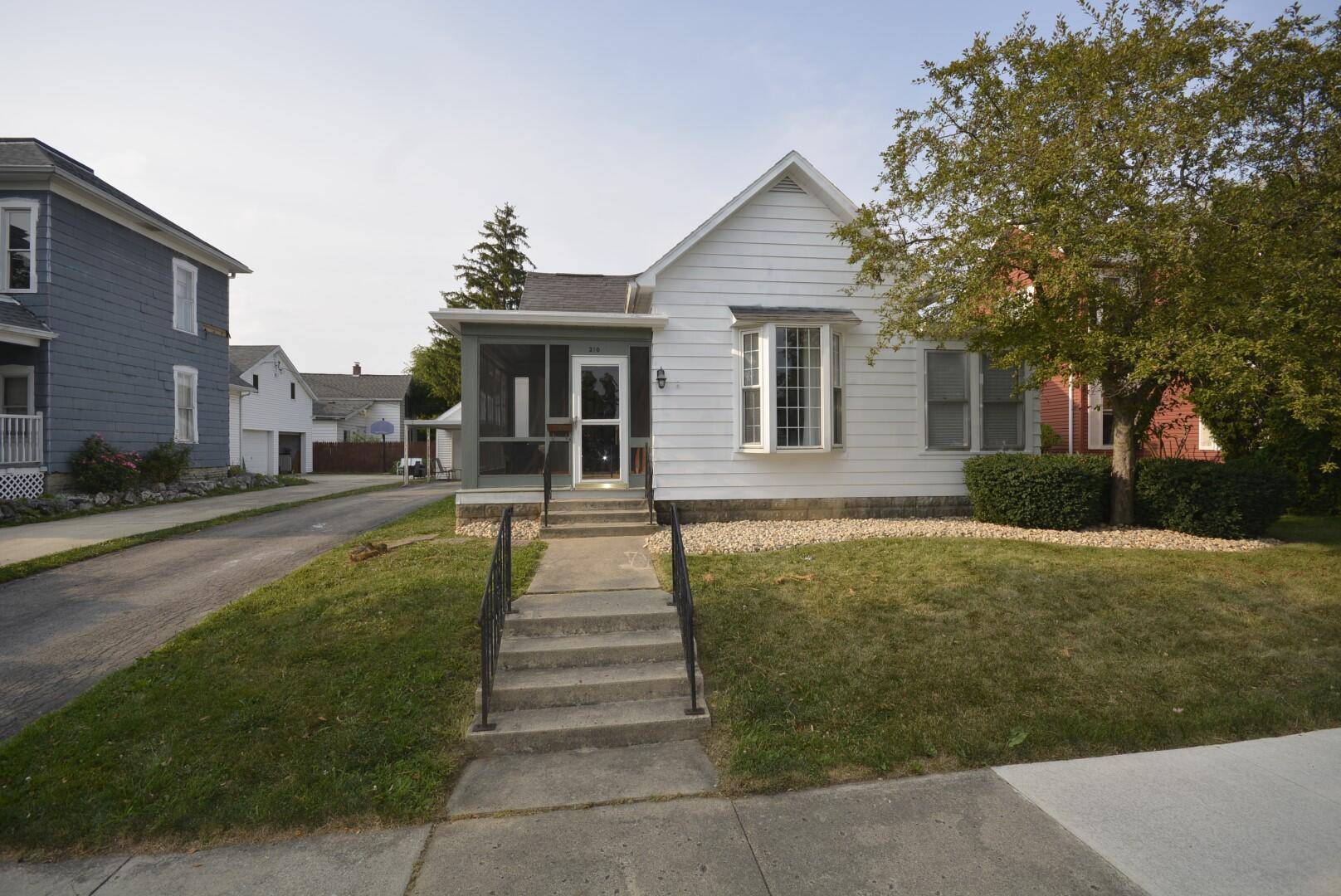 310 E Mechanic Street, Wapakoneta, OH 45895