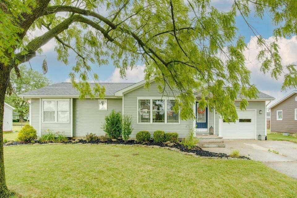418 E South Street, Botkins, OH 45306