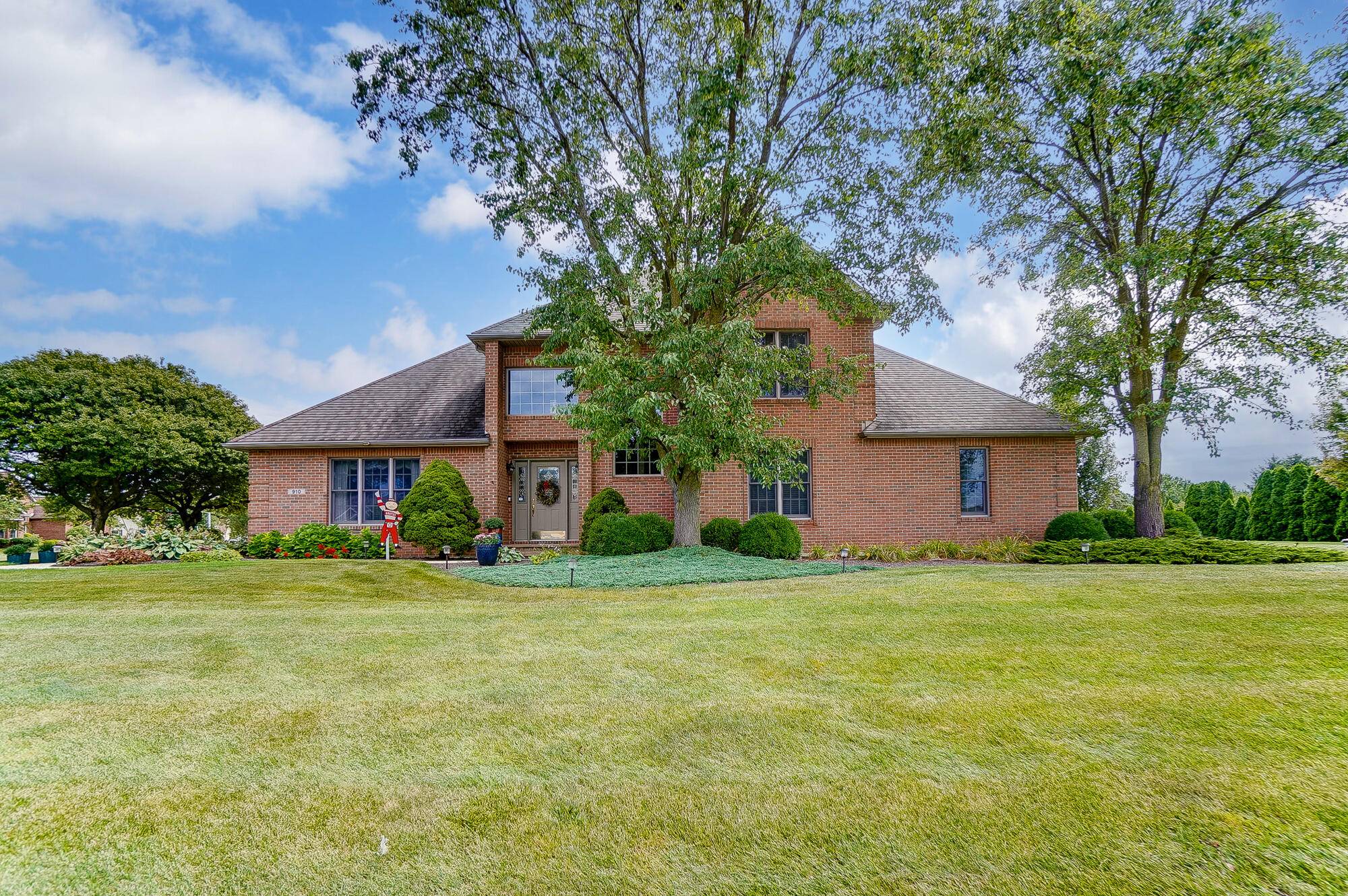 910 Stoneybrook Drive, Wapakoneta, OH 45895