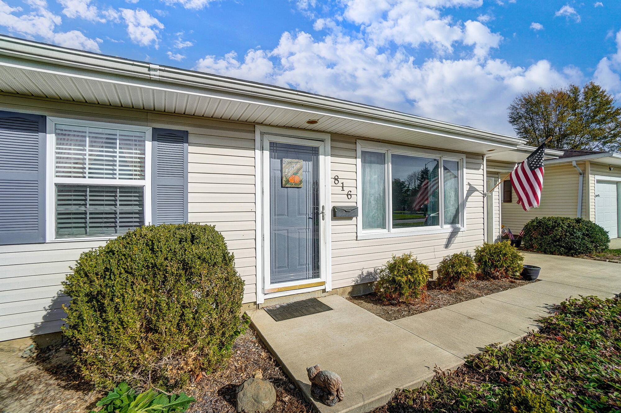 Wapakoneta, OH 45895,816 Park Drive