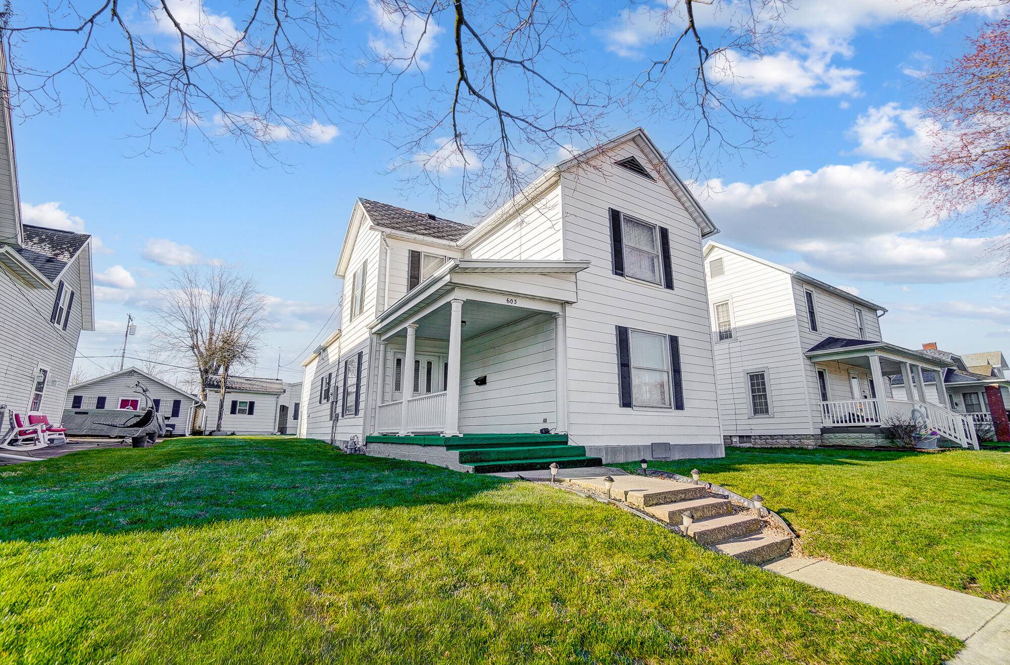 Wapakoneta, OH 45895,603 W Mechanic Street