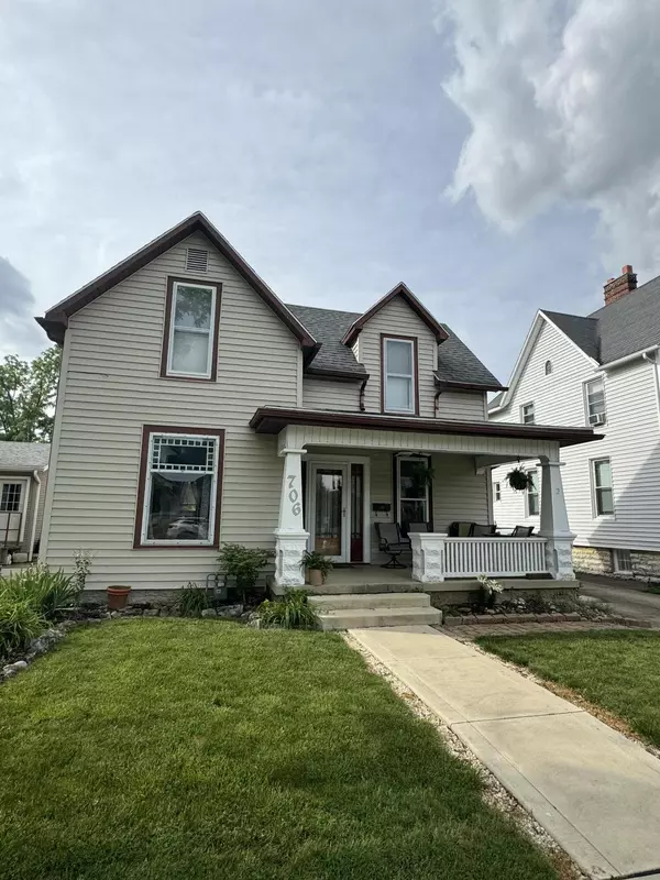 706 W Auglaize Street, Wapakoneta, OH 45895