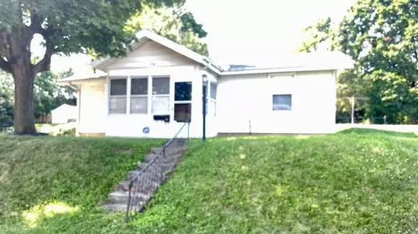 1581 E Pleasant Street,  Springfield,  OH 45505