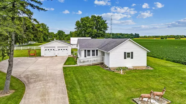 805 E Peterson Road, Piqua, OH 45356