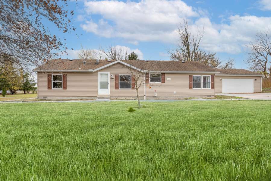 100 Main Street, Waynesfield, OH 45896