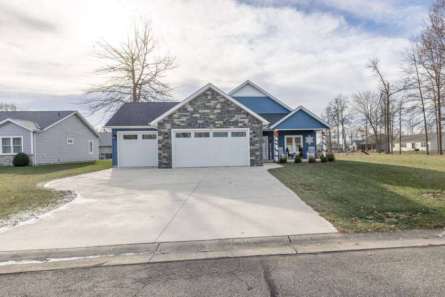 255 N Pine Street, Lakeview, OH 43331