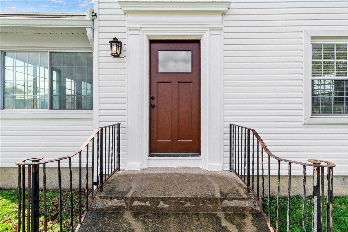 Saint Paris, OH 43072,203 W Plum Street