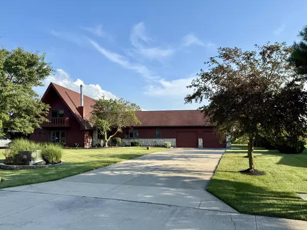 153 Waterbury Court, Saint Marys, OH 45885