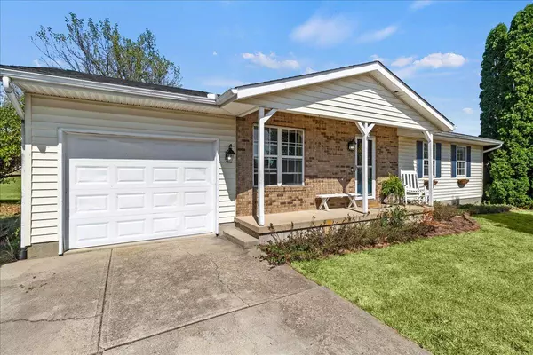 28 Lloyd Drive, North Lewisburg, OH 43060